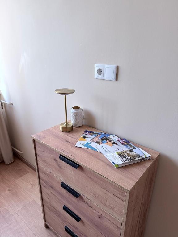Sarah Doe Apartman – Hálószobai komód